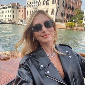 Like New🖤CHANEL Vintage black Sunglasses , Swarovski Cc